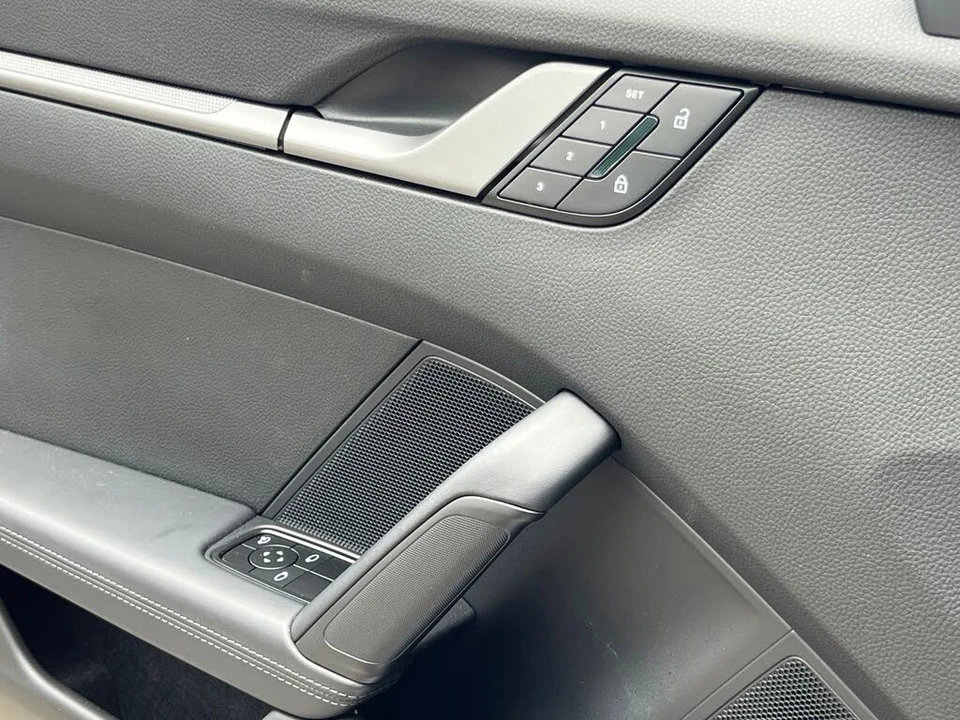 2025 Porsche 992 Carrera - Image 30 of 31