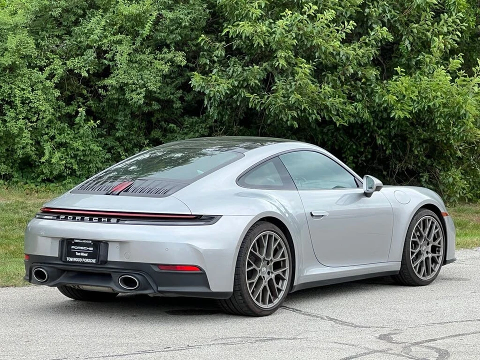 2025 Porsche 992 Carrera - Image 6 of 31