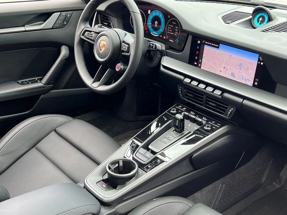 2025 Porsche 992 Carrera - Image 17 of 31