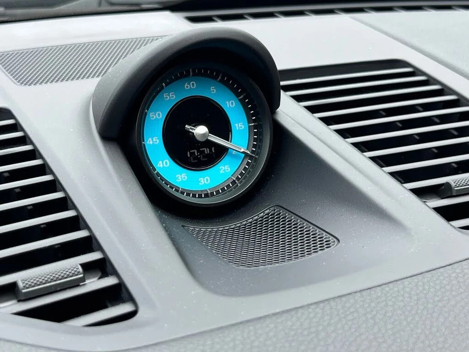2025 Porsche 992 Carrera - Image 24 of 31