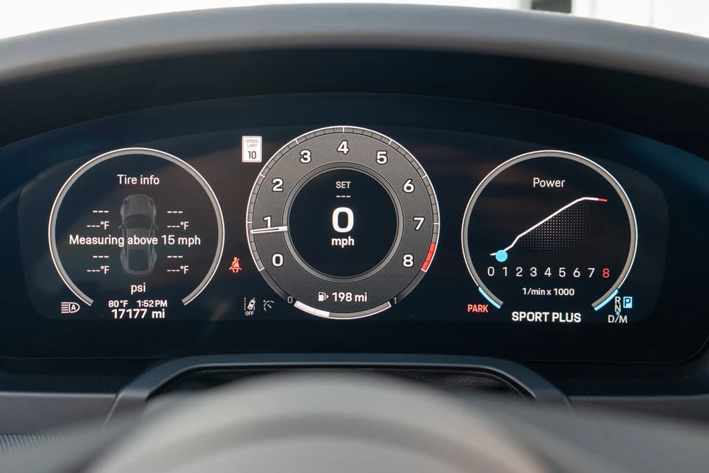 2025 Porsche 992 Carrera - Image 15 of 31