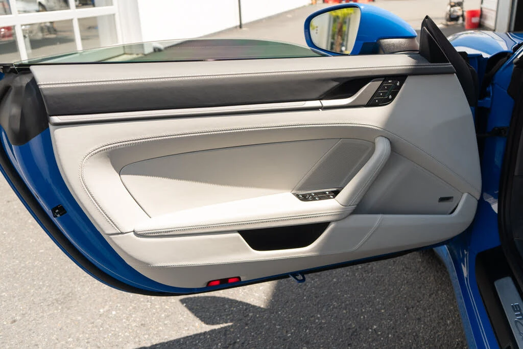 2025 Porsche 992 Carrera - Image 10 of 31
