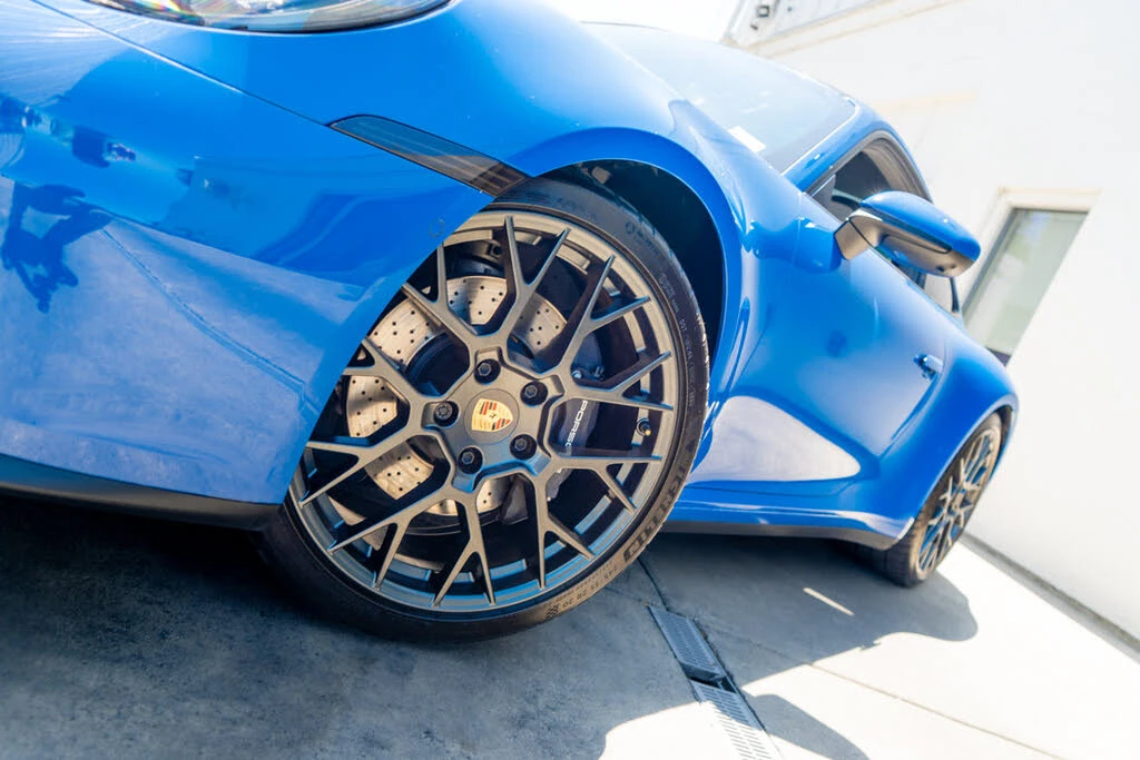 2025 Porsche 992 Carrera - Image 4 of 31