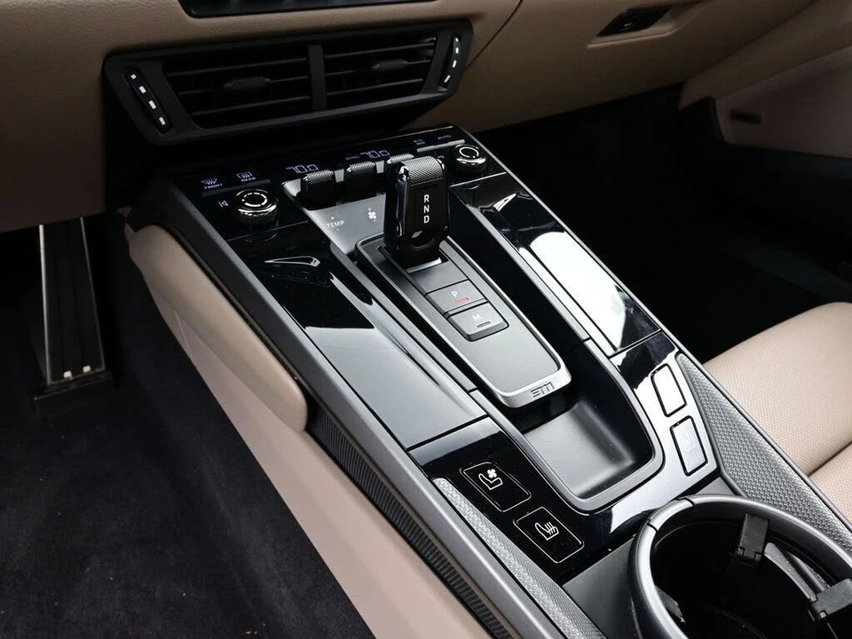 2025 Porsche 992 Carrera - Image 11 of 28