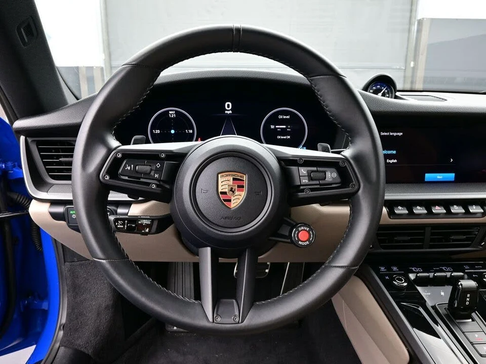 2025 Porsche 992 Carrera - Image 8 of 28