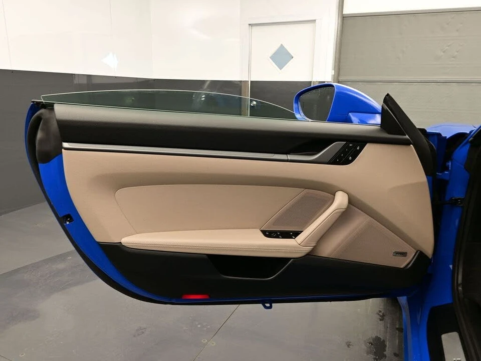 2025 Porsche 992 Carrera - Image 7 of 28