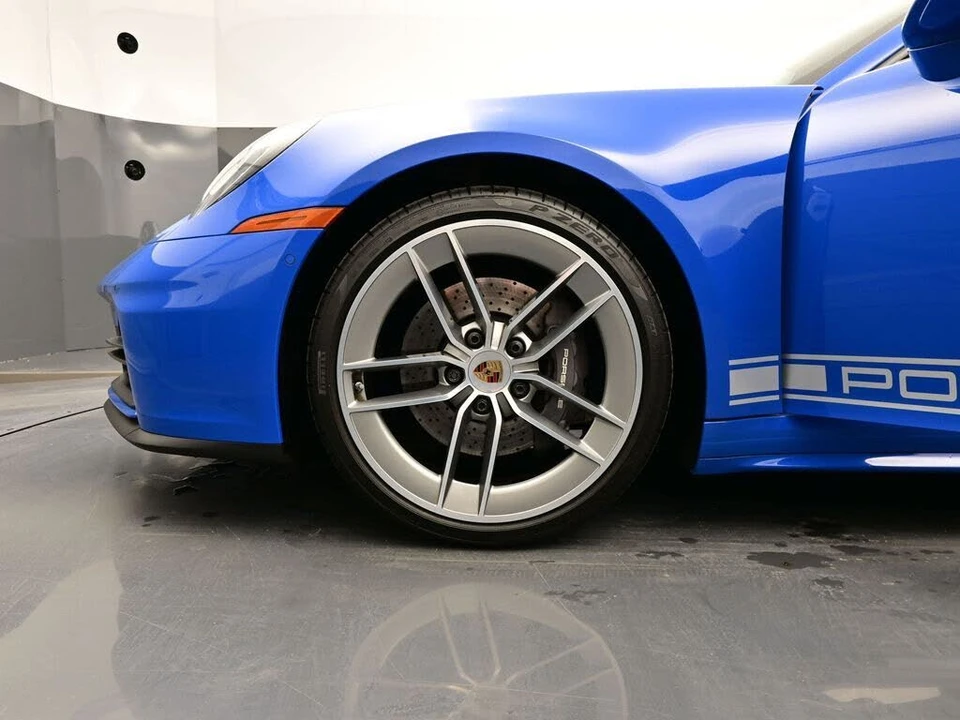 2025 Porsche 992 Carrera - Image 6 of 28