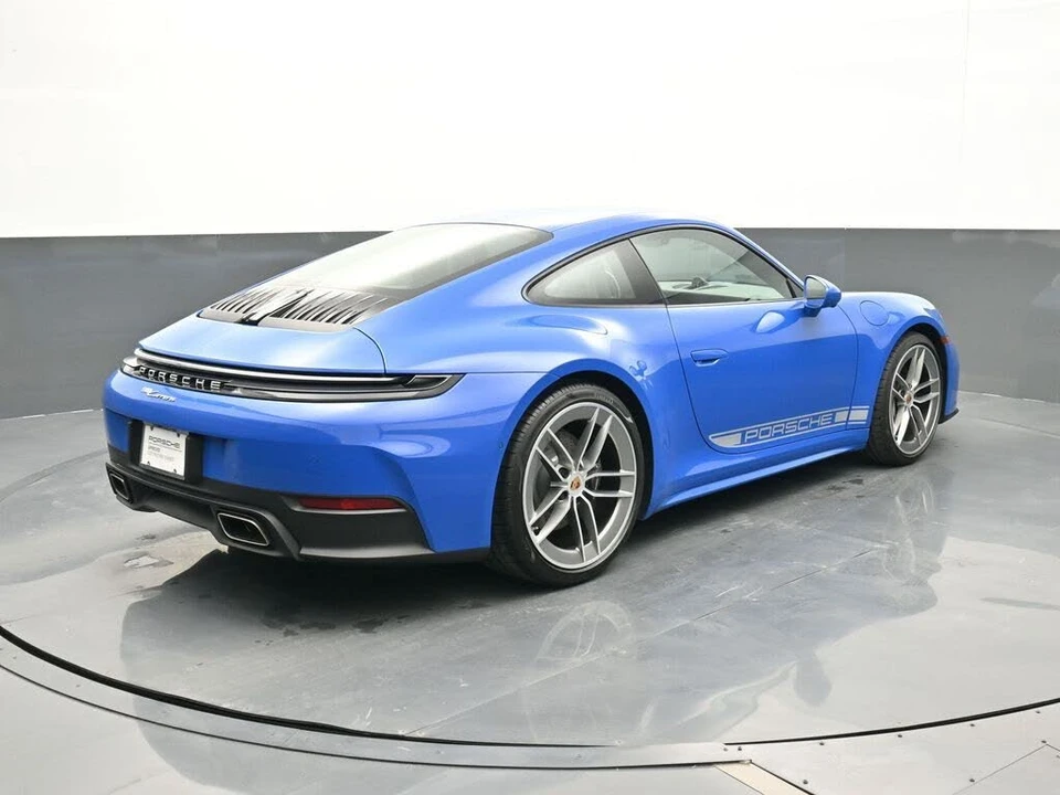 2025 Porsche 992 Carrera - Image 19 of 28