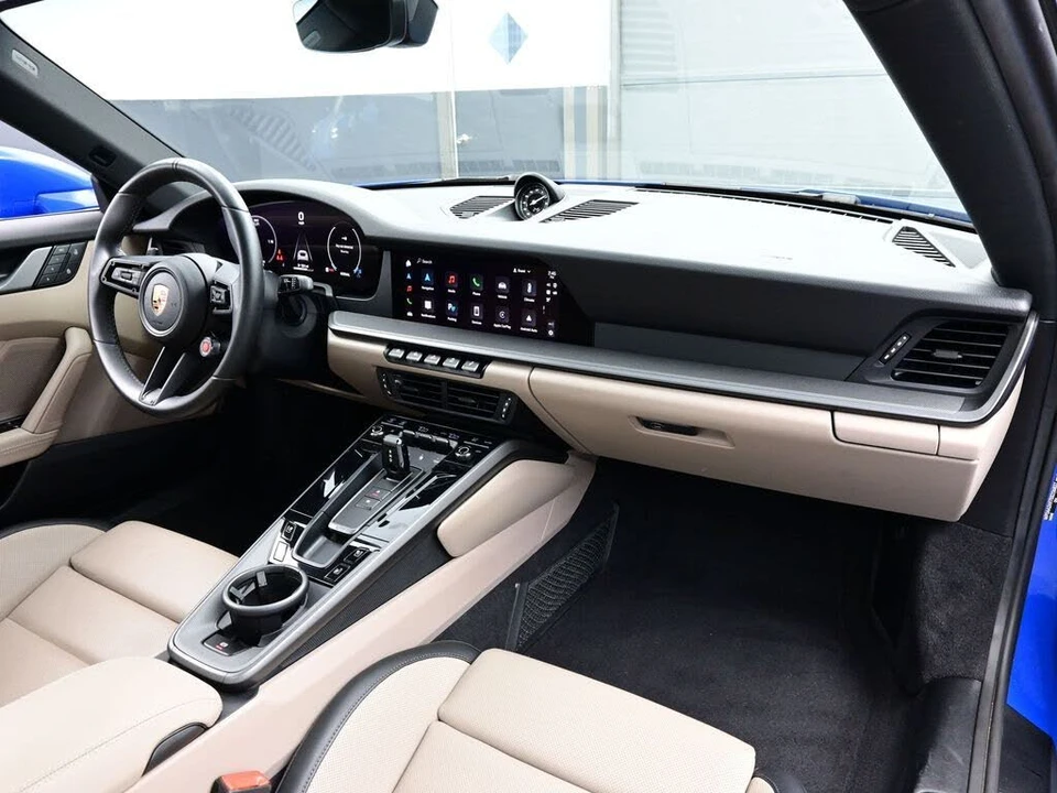 2025 Porsche 992 Carrera - Image 15 of 28