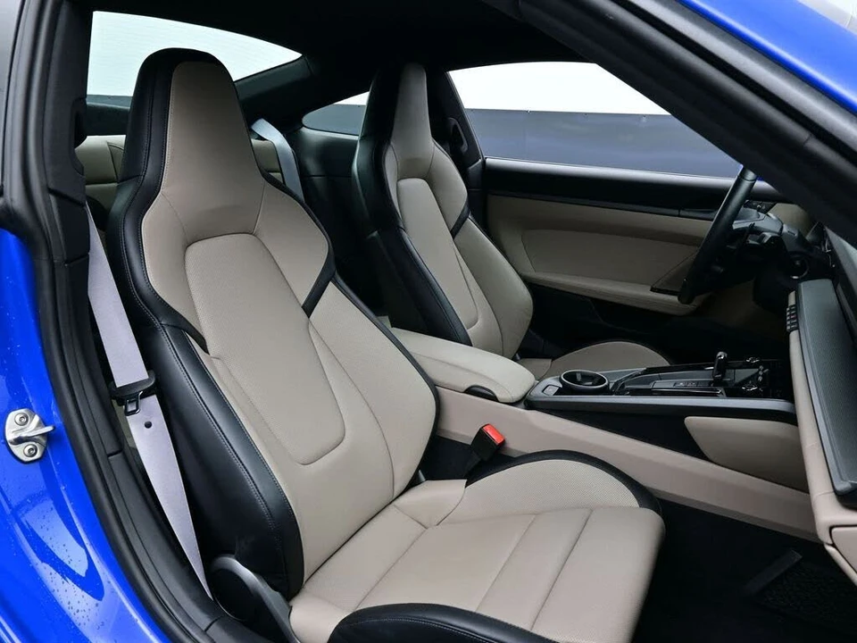 2025 Porsche 992 Carrera - Image 14 of 28