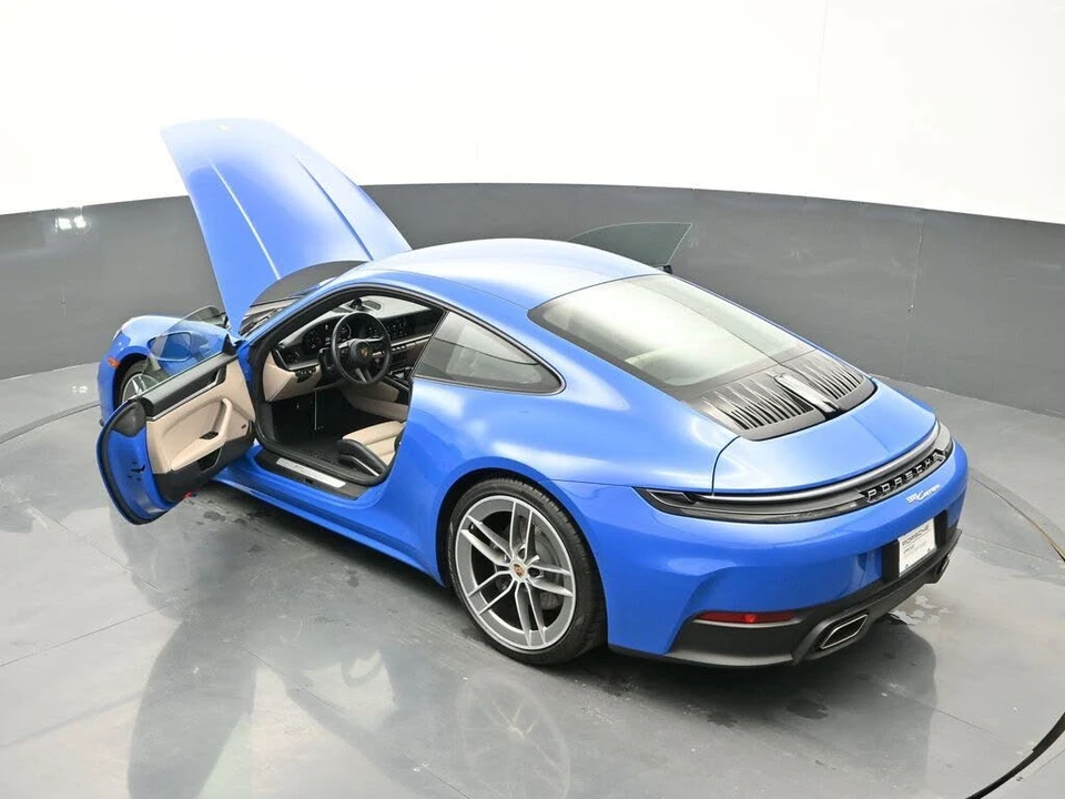 2025 Porsche 992 Carrera - Image 24 of 28