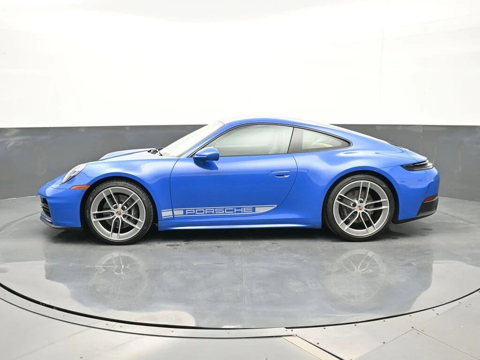 2025 Porsche 992 Carrera - Image 2 of 28