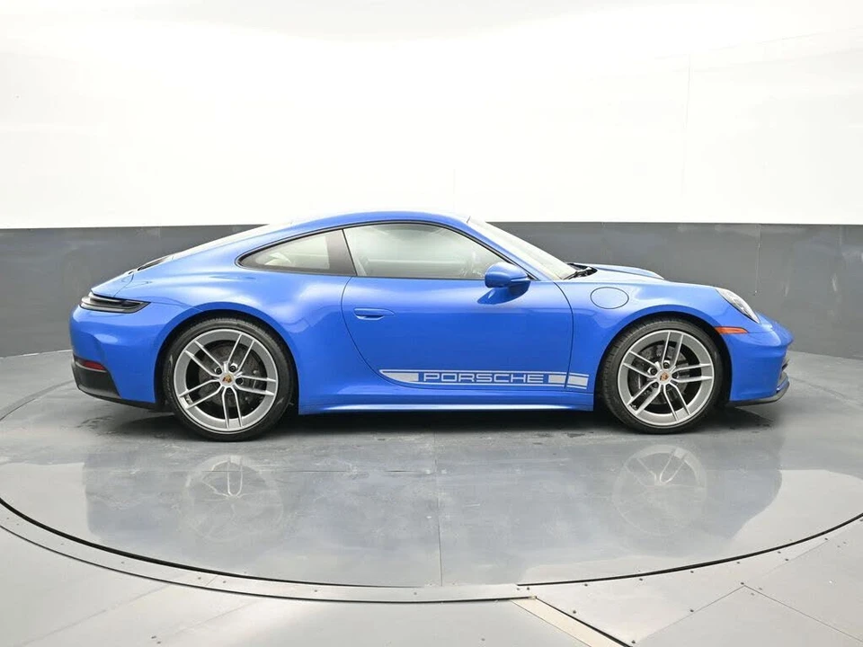 2025 Porsche 992 Carrera - Image 20 of 28