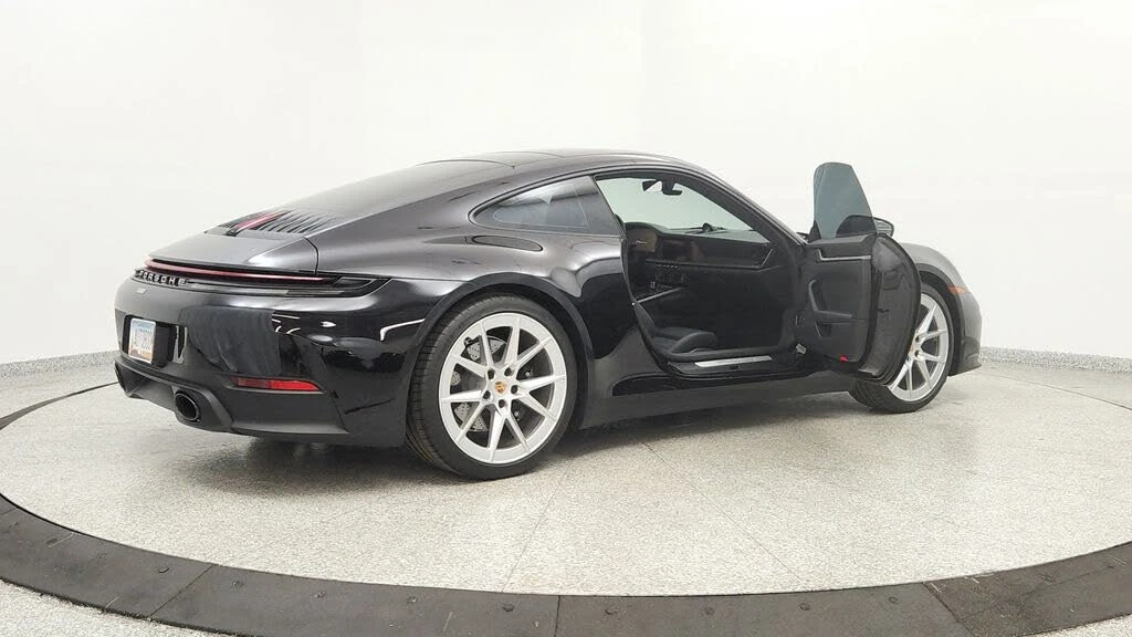 2025 Porsche 992 Carrera - Image 11 of 31