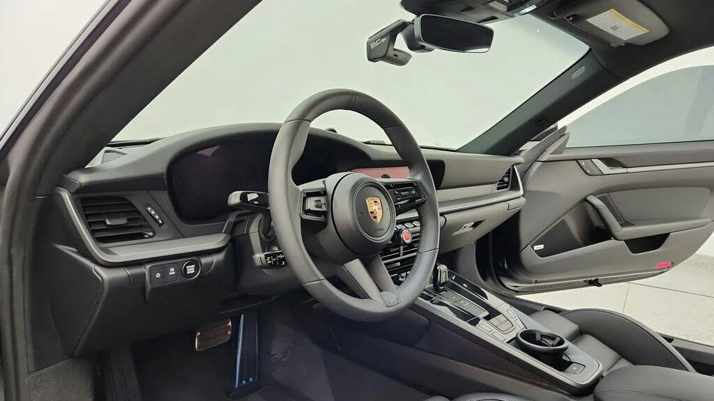 2025 Porsche 992 Carrera - Image 20 of 31