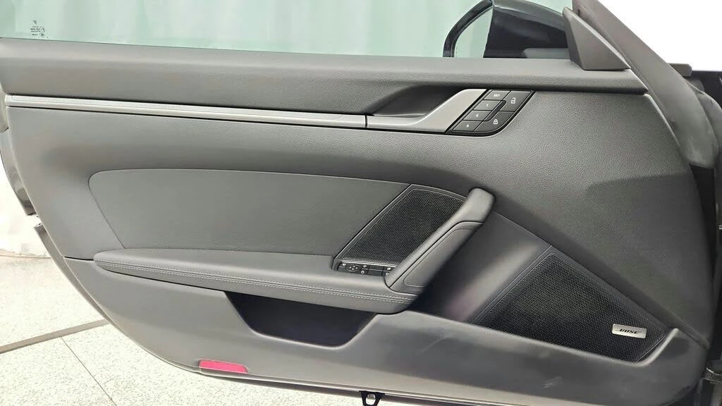 2025 Porsche 992 Carrera - Image 16 of 31