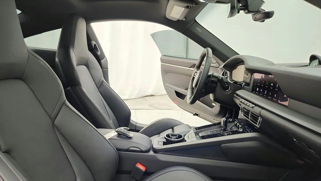 2025 Porsche 992 Carrera - Image 26 of 31