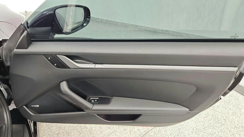 2025 Porsche 992 Carrera - Image 24 of 31