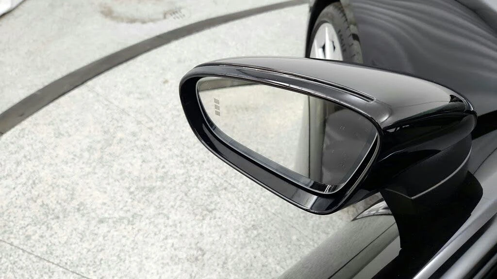 2025 Porsche 992 Carrera - Image 15 of 31