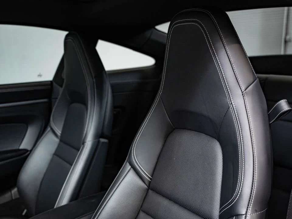 2025 Porsche 992 Carrera - Image 4 of 31