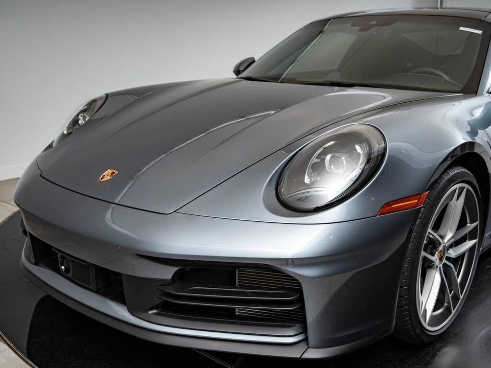 2025 Porsche 992 Carrera - Image 17 of 31