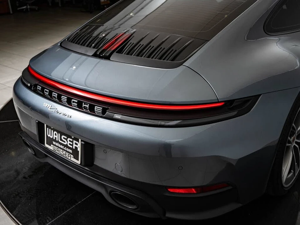 2025 Porsche 992 Carrera - Image 14 of 31