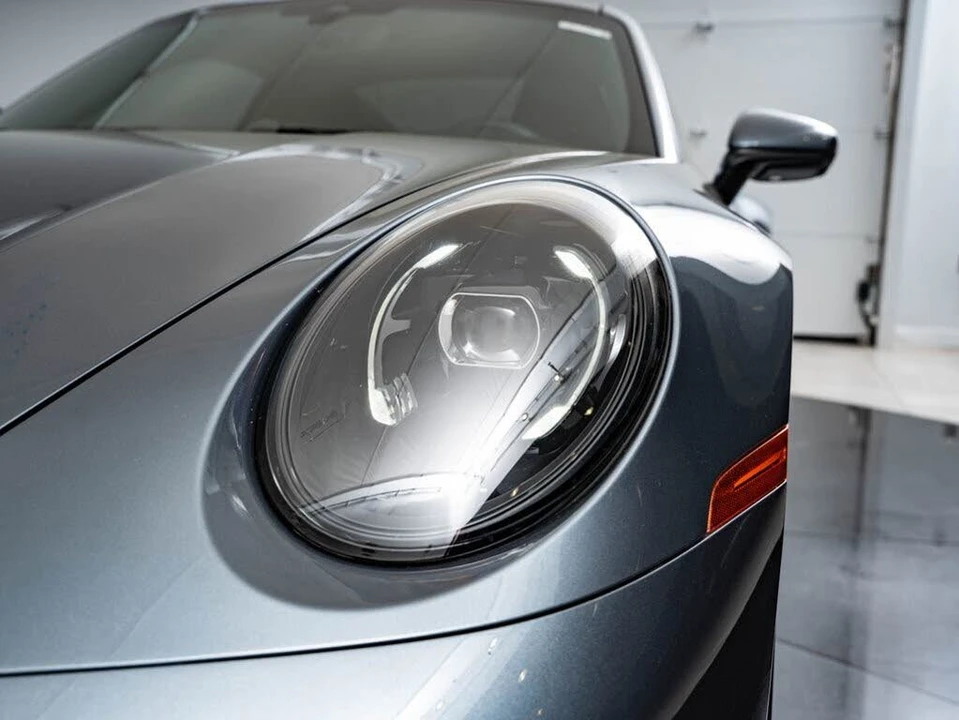 2025 Porsche 992 Carrera - Image 16 of 31