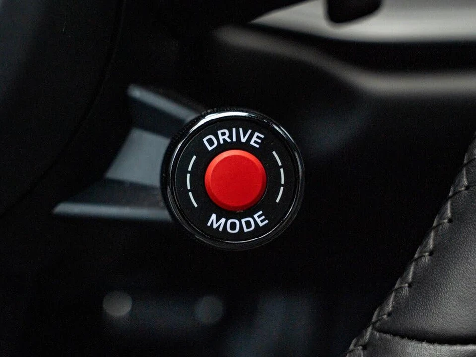 2025 Porsche 992 Carrera - Image 29 of 31