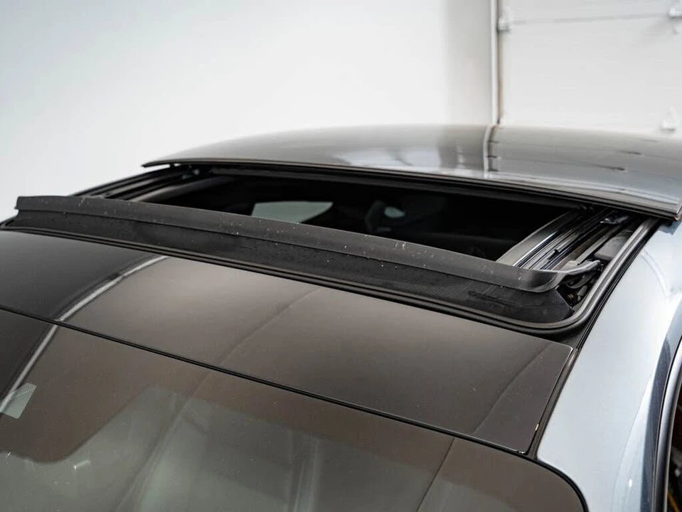 2025 Porsche 992 Carrera - Image 15 of 31