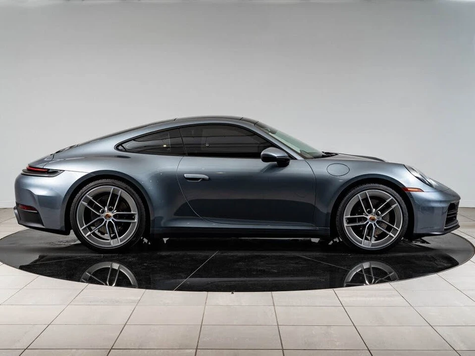 2025 Porsche 992 Carrera - Image 9 of 31