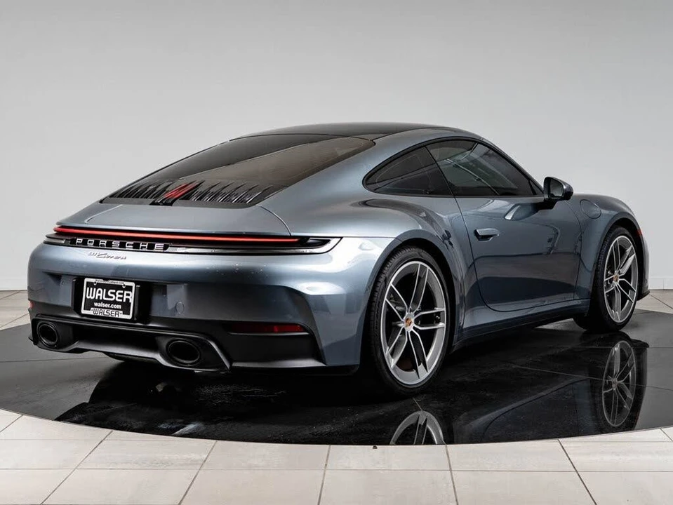 2025 Porsche 992 Carrera - Image 8 of 31
