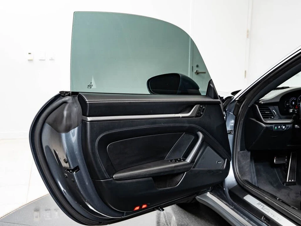 2025 Porsche 992 Carrera - Image 26 of 31