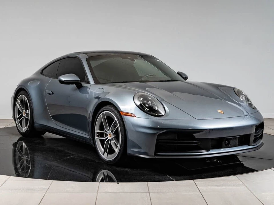 2025 Porsche 992 Carrera - Image 10 of 31