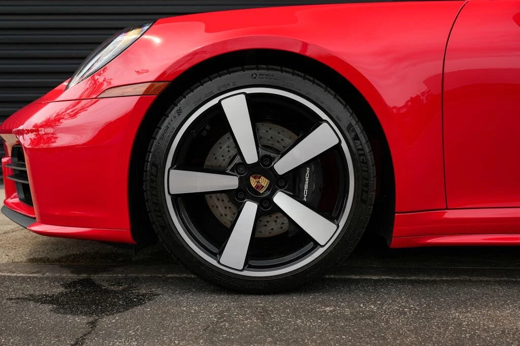 2025 Porsche 992 Carrera - Image 10 of 31
