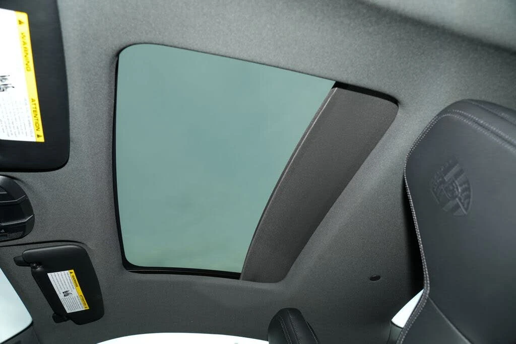 2025 Porsche 992 Carrera - Image 22 of 31