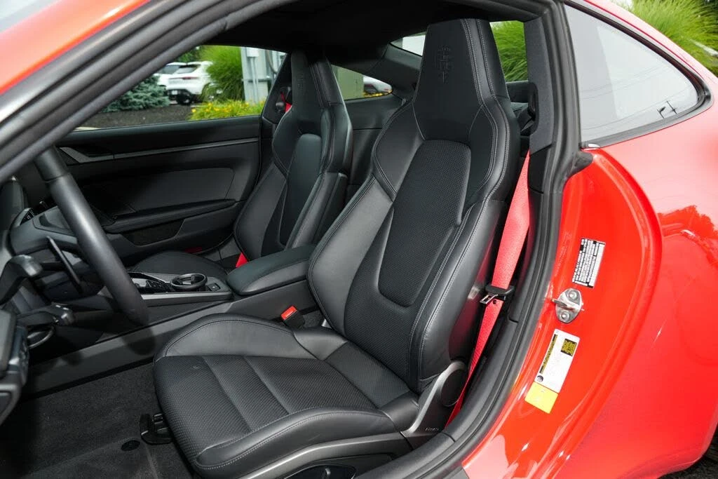2025 Porsche 992 Carrera - Image 5 of 31