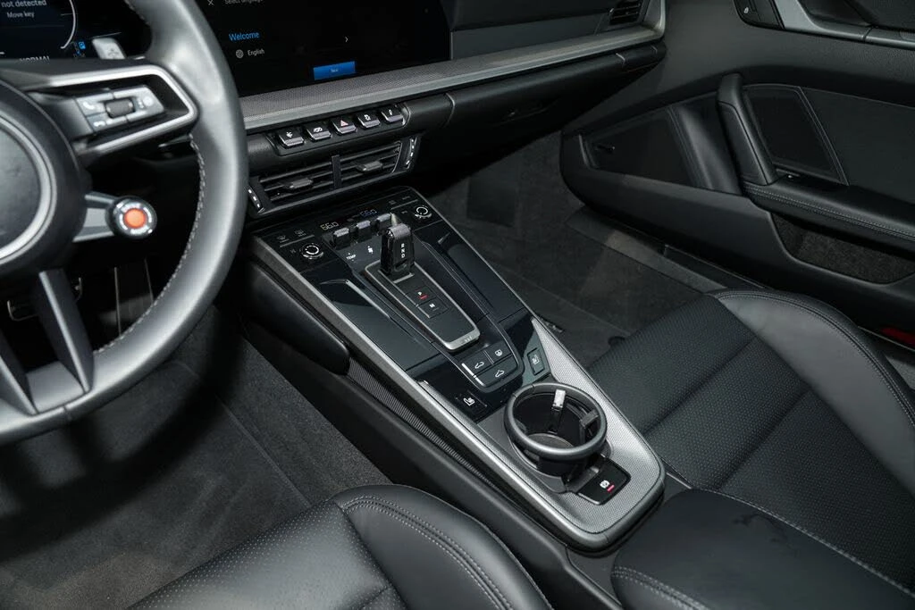 2025 Porsche 992 Carrera - Image 23 of 31