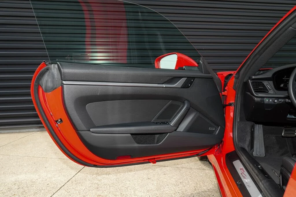 2025 Porsche 992 Carrera - Image 18 of 31