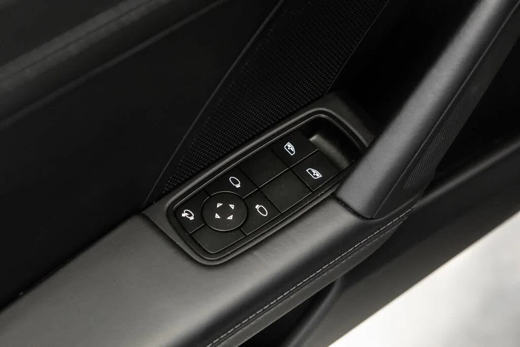 2025 Porsche 992 Carrera - Image 19 of 31