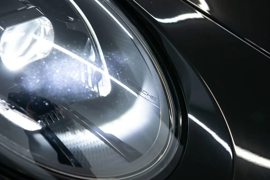 2025 Porsche 992 Carrera - Image 16 of 31