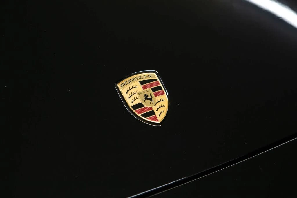 2025 Porsche 992 Carrera - Image 17 of 31