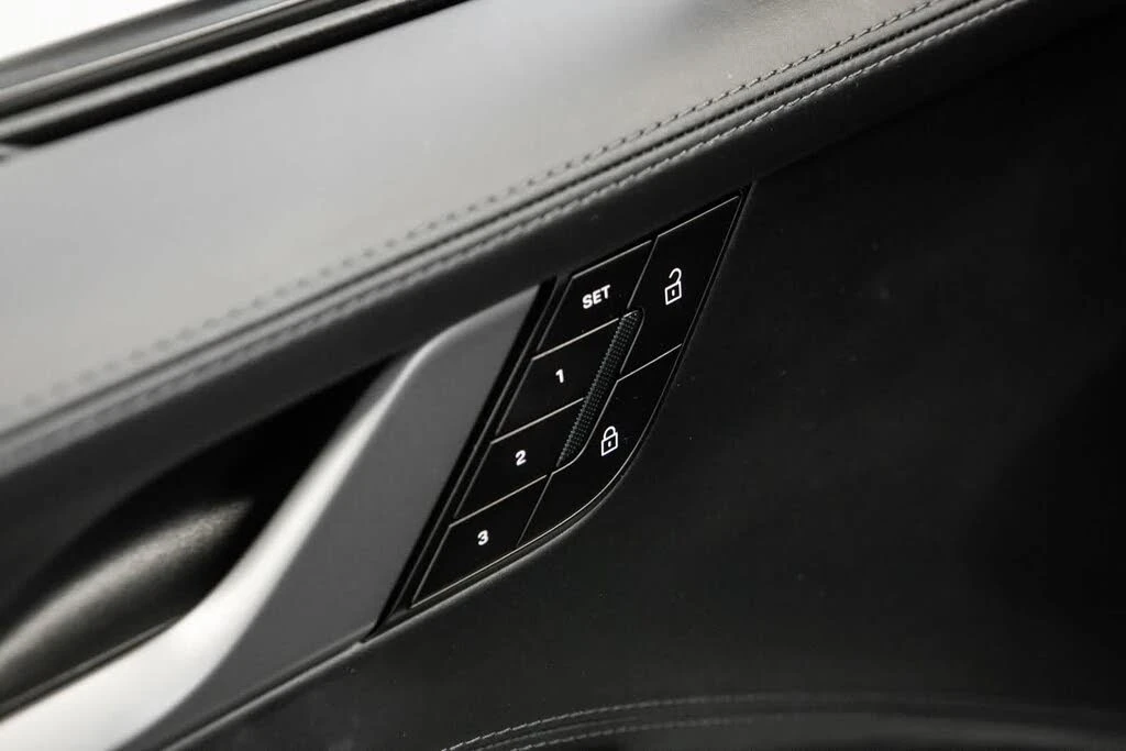 2025 Porsche 992 Carrera - Image 20 of 31