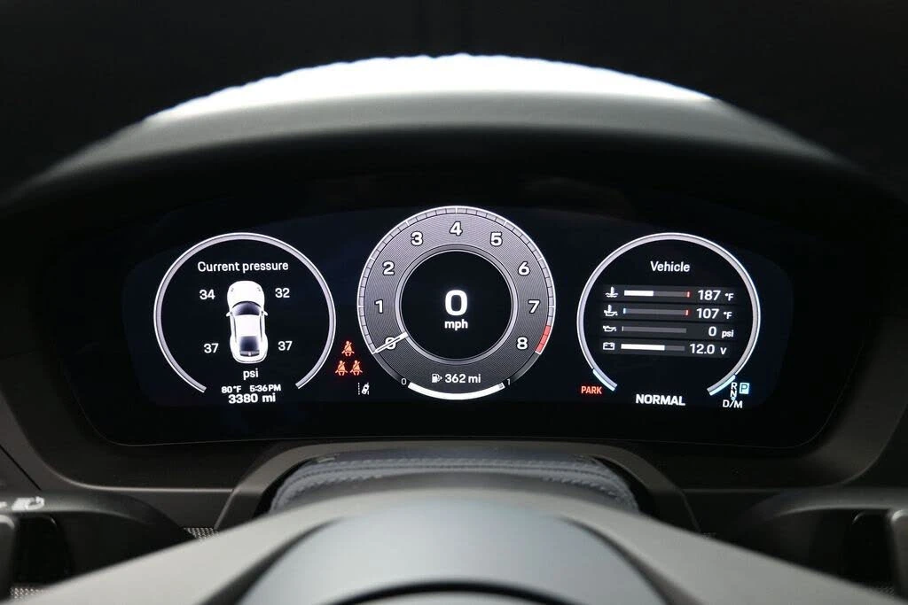 2025 Porsche 992 Carrera - Image 8 of 31