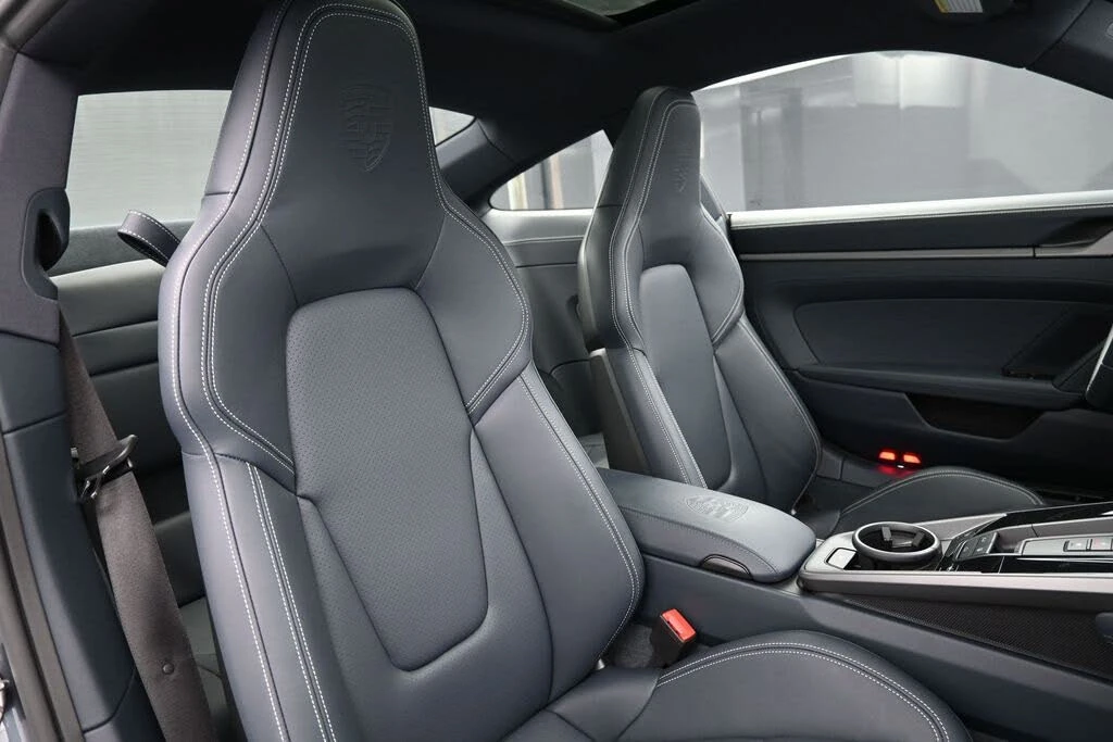 2025 Porsche 992 Carrera - Image 28 of 31