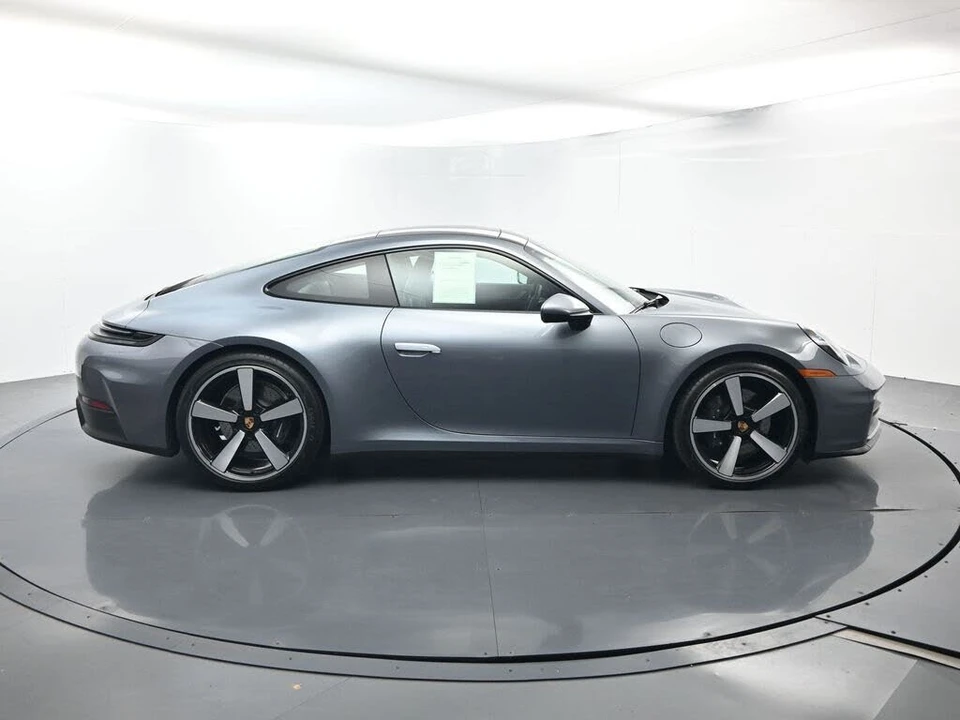 2025 Porsche 992 Carrera - Image 16 of 31