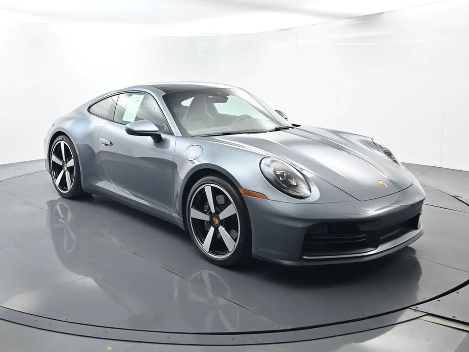 2025 Porsche 992 Carrera - Image 17 of 31