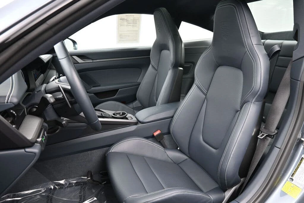 2025 Porsche 992 Carrera - Image 5 of 31