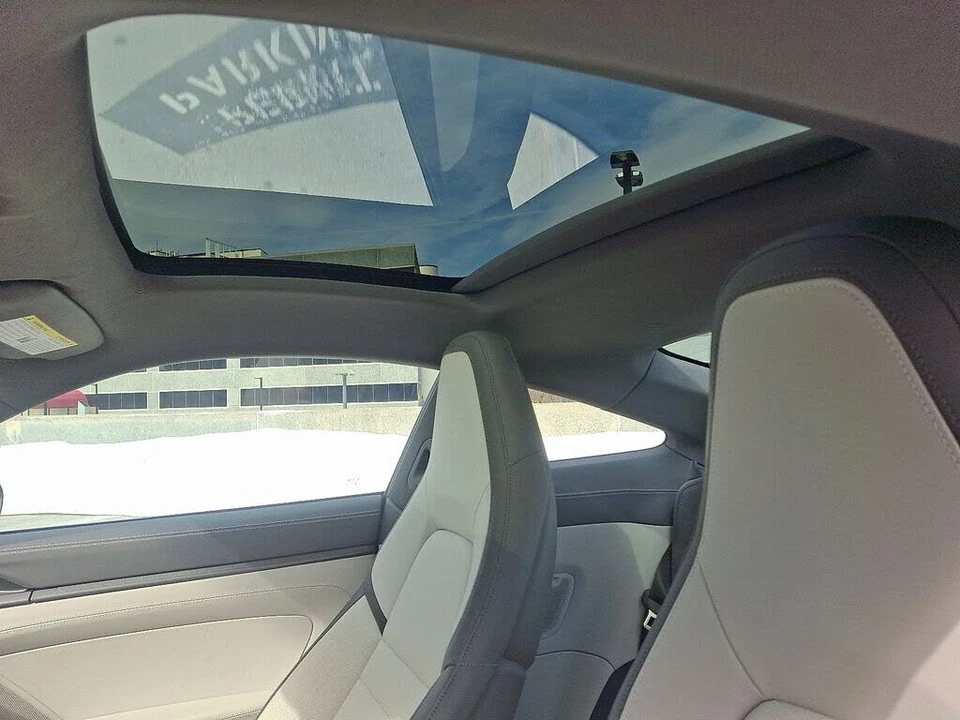 2025 Porsche 992 Carrera - Image 14 of 31