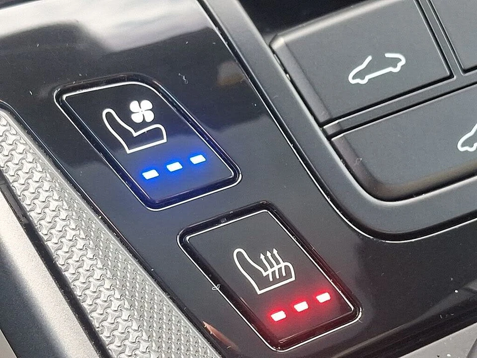 2025 Porsche 992 Carrera - Image 26 of 31