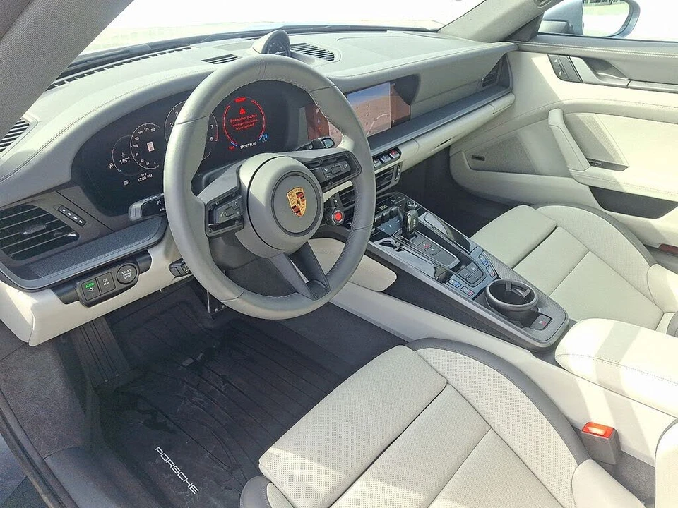 2025 Porsche 992 Carrera - Image 4 of 31